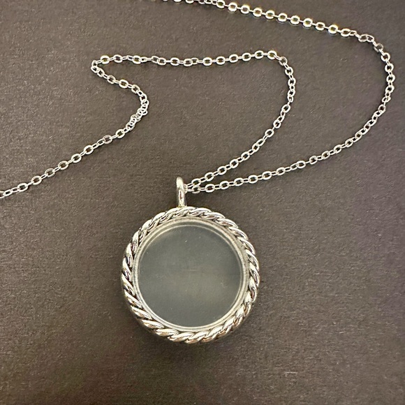 Jewelry | Round Rope Frame Photo Picture Pendant With Chain | Poshmark